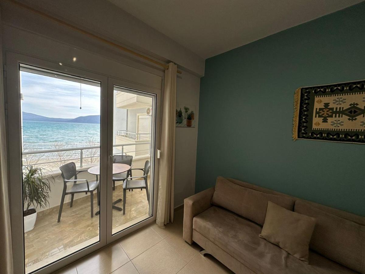 Trea - On Private With Sunbed & Umbrella Apartmán *