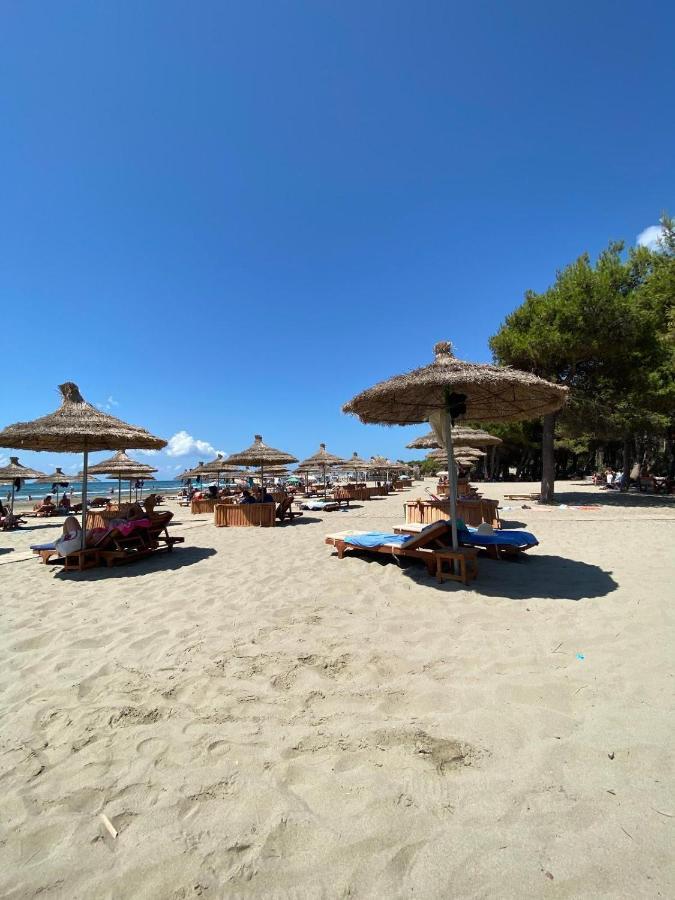 Trea - On Private With Sunbed & Umbrella